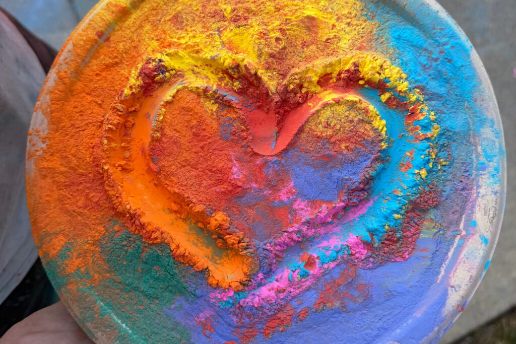 Color powder on a plate